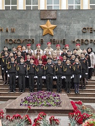 Несколько дней отделяет всю нашу страну от главного праздника - Дня Победы, в преддверии которого ребята из Первичного отделения Гимназии №1 тепло принимали наших друзей по Академии детской дипломатии из города-героя Керчь.