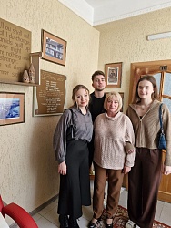 Закончилась первая сессия, и выпускники 2024 года возвращаются в родные пенаты.