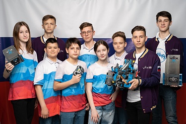 Робототехники Гимназии №1 представляют Россию на чемпионате мира VEX Worlds 2021