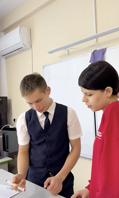 Сегодня старшеклассники попробовали себя в роли учителей!