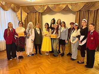 12 декабря, на сцене Гимназии №1 состоялось событие, которое стало ярким воплощением духа международного диалога и культурного обмена.