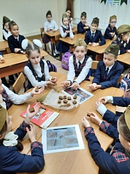 В нашей гимназии сегодня прошла всероссийская акция «Блокадный хлеб»