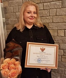 В честь Всероссийского праздника Дня учителя в городском театре в торжественной обстановке состоялась церемония награждения лучших педагогов города Новороссийска.