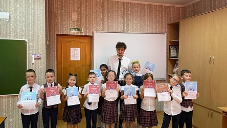 В сентябре в филиале гимназии в 1Г классе прошел урок по теме "Искусственный интеллект в стартапах" в рамках всероссийского образовательного проекта "Урок цифры". 