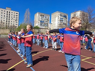 Сегодня в Гимназии N1 провели зарядку, приуроченную к Всемирному дню здоровья, который отмечается 7 апреля