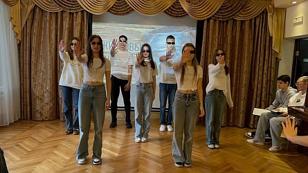 25 ноября в Гимназии состоялся ежегодный танцевальный батл,посвященный джинсовому дню! 