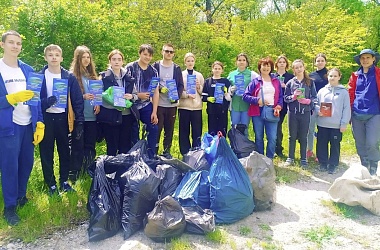 Волонтеры и участники конкурса Большая перемена», их наставники провели экологическую акцию "Сохраняй и познавай свой край" на территории памятника природы Новороссийского района и Краснодарского края Цемесскую рощу.