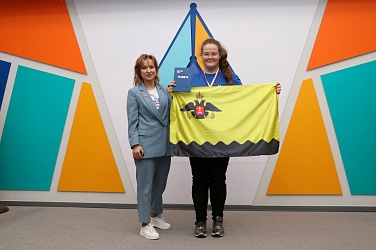 Призёр регионального этапа ВсОШ по немецкому языку Анжелика Дрик.