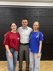 31 июля в молодежном центре "Вектор" прошла встреча активистов города-героя Новороссийска с руководителем департамента молодежной политики Краснодарского края Дмитриевым Pоманом Сергеевичем.