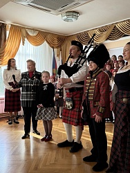 В рамках недели иностранных языков 27 января в первичном отделении Гимназии №1 прошёл традиционный праздник, посвящённый культуре народов мира.