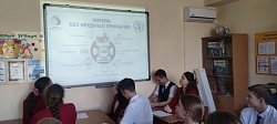 В преддверии Всемирного дня здоровья школьный врач 👩🏻⚕ Яценко Светлана Сергеевна провела беседу с учениками 10А класса о здоровом образе жизни.