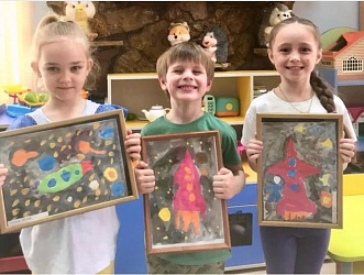 "День космонавтики" ребята старшей группы дошкольного отделения ЧОУ "Гимназия 1"  