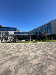 ⚡30 сентября Гимназия N1 встречала ребят, вернувшихся из Путешествия Мечты 🚆. Это победители Всероссийского конкурса Большая перемена среди 5-7 классов 🏆⚙.