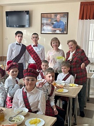 25 января в нашей гимназии состоялся традиционный праздник, посвящённый дню рождения знаменитого шотландского поэта, барда Роберта Бернса.