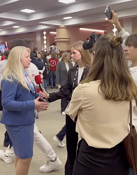 С 25 по 29 марта четыре представителя нашей первички присутствовали на IV Съезде "Движения Первых" в Национальном центре "Россия" в качестве делегатов: Наталия Николаевна Алешина, Арина Подазовская, Анастасия Нечаева, Екатерина Купцова. 