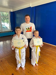 8 мая прошла аттестация на желтые пояса 